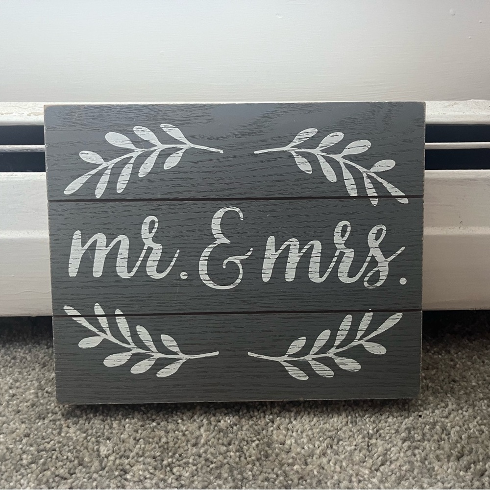 Mr Mrs sign